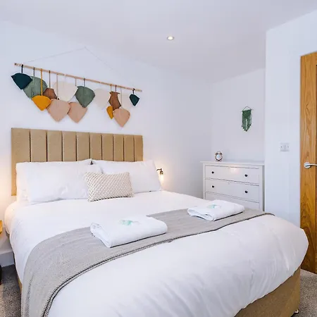 Number 21: A Breathtaking Chester Cottage With Parking Mollington  Exterior photo