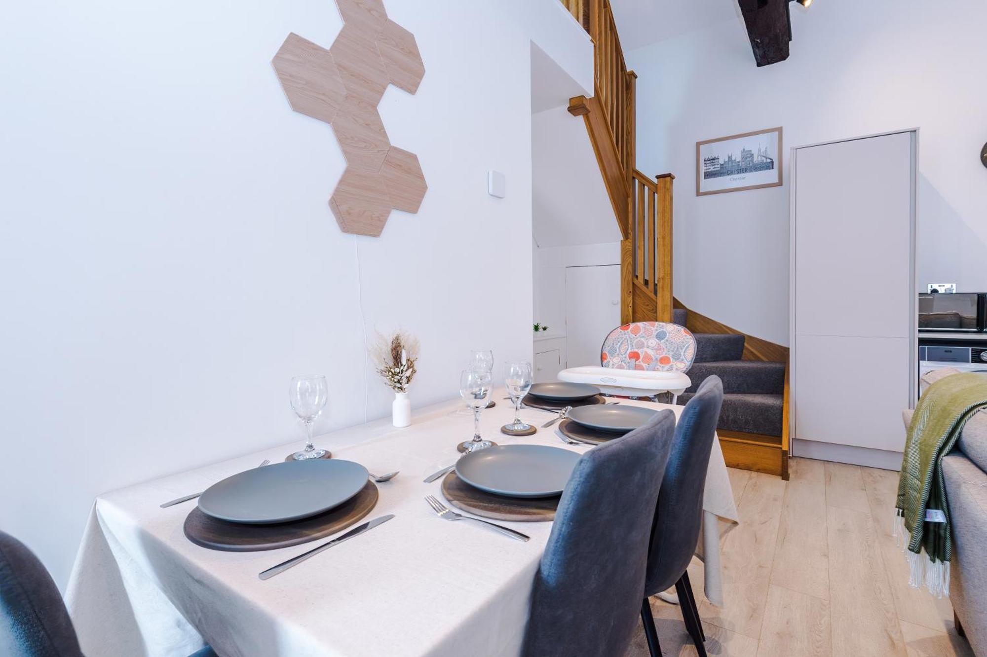 Number 21: A Breathtaking Chester With Parking Holiday home *